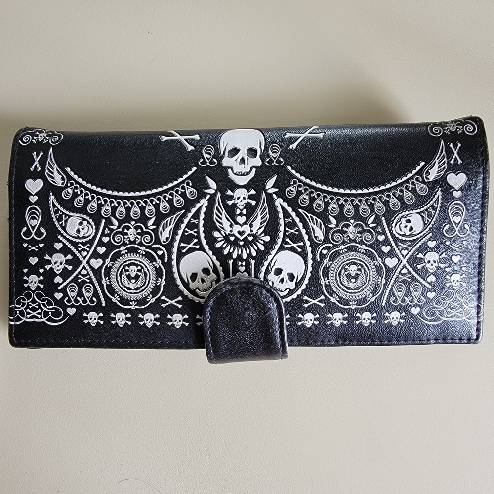 LOUNGEFLY SKULLS WINGED HEART WALLET DISNEY FAUX LEATHER GUC
